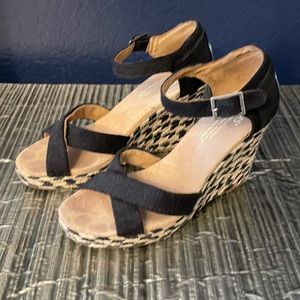 Toms wedge sandals
